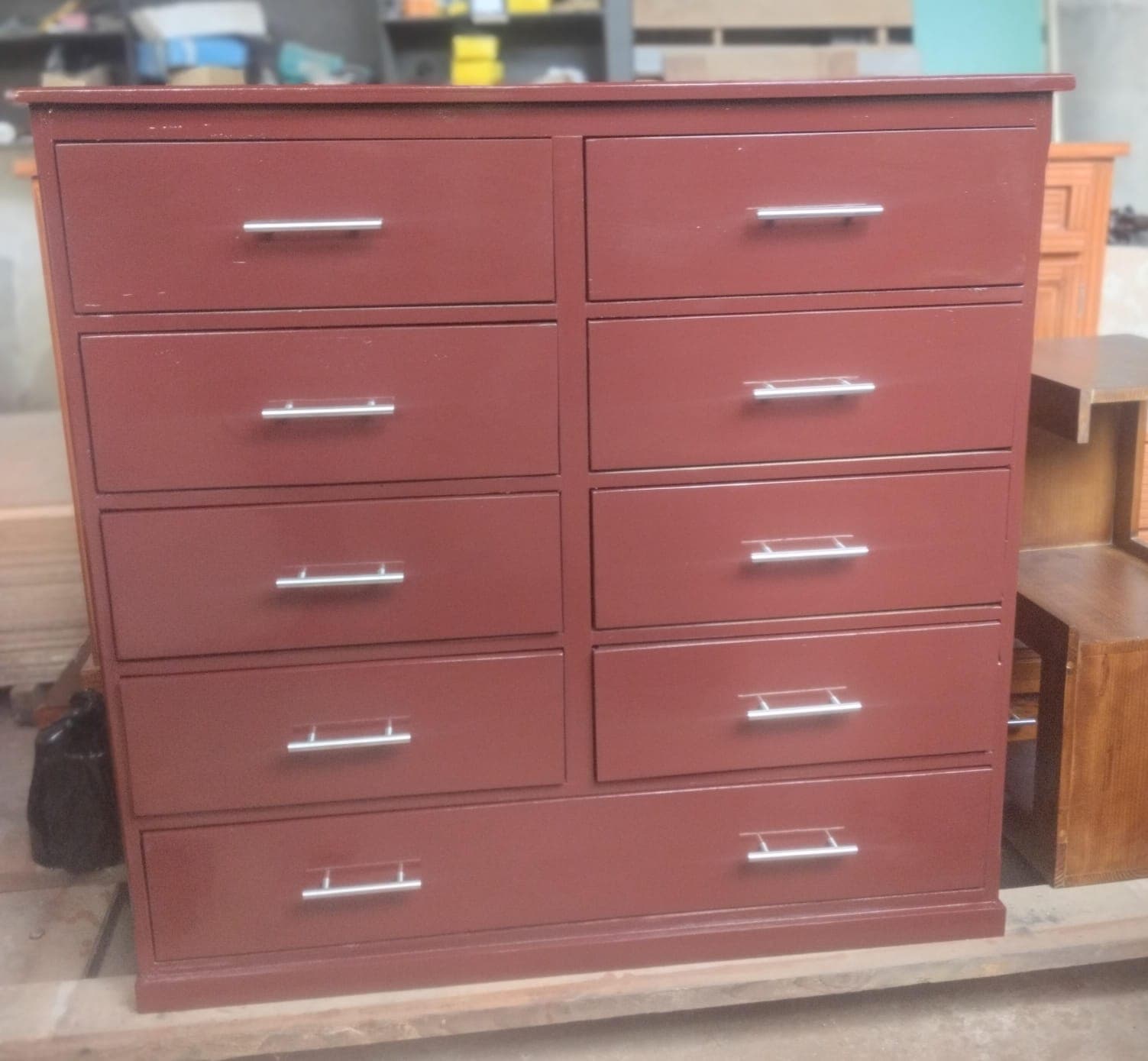 9-drawer chest