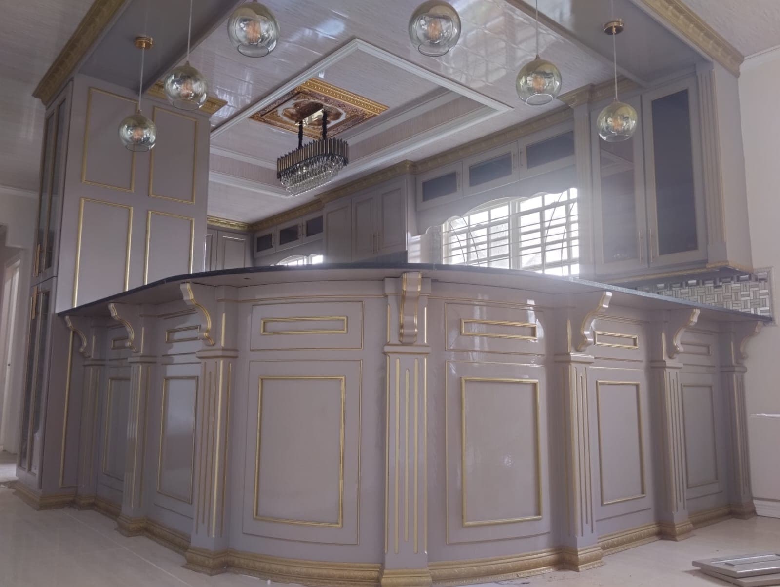 Custom-made cabinet thumbnail 6