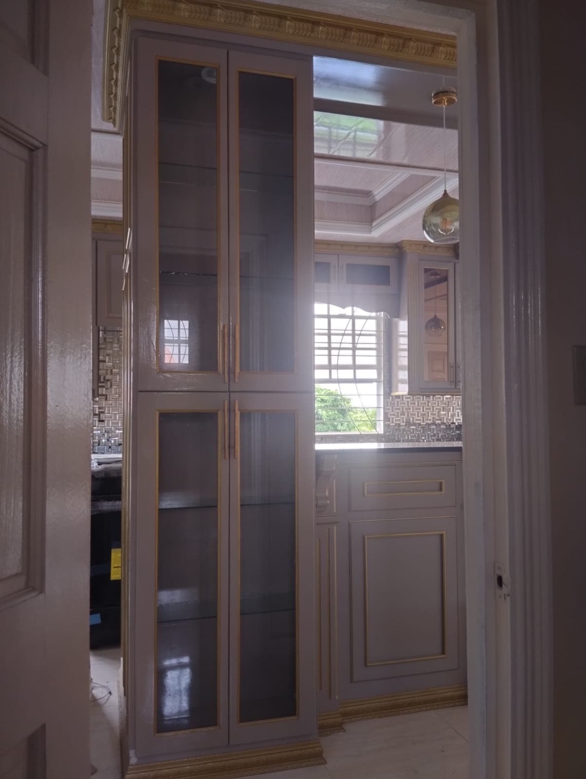 Custom-made cabinet thumbnail 9