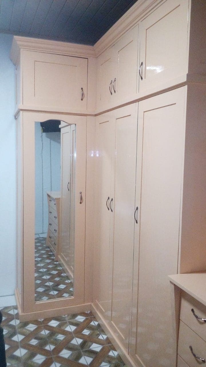 Custom closet storage