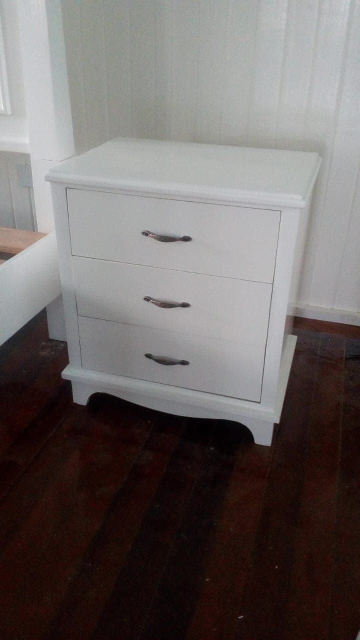 White bedroom set thumbnail 3